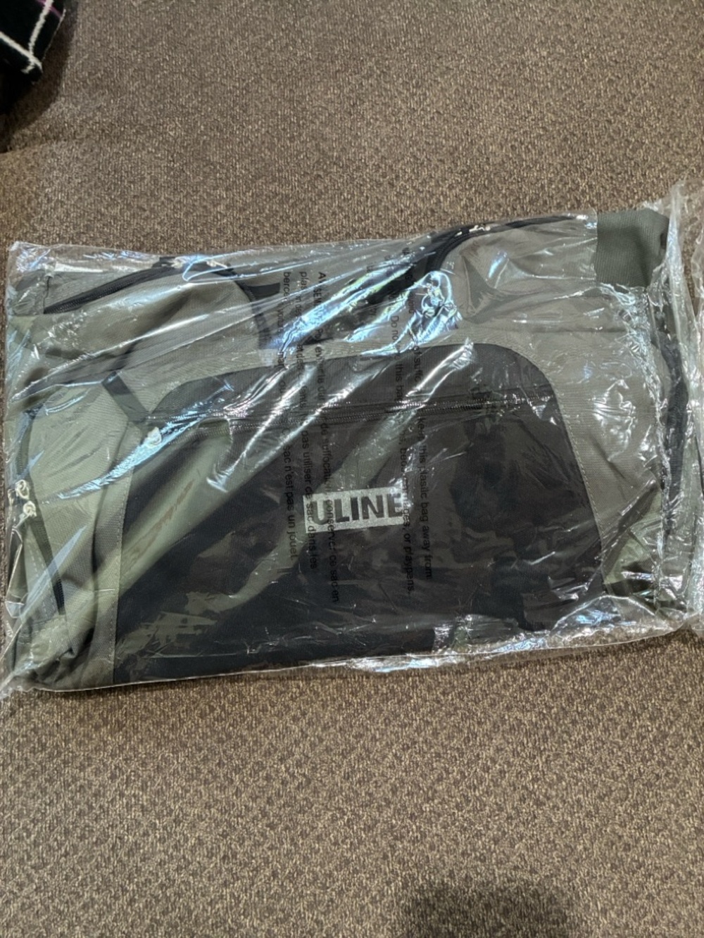 ULINE S-25613 Heavy Duty Travel Overnighter Gym Duffel Bag gray/black Brand New